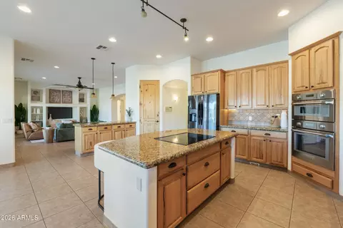 Kitchen - 40927 N 3rd Ave, Phoenix, AZ 85086 photo 6 of 6