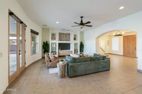 Living - 40927 N 3rd Ave, Phoenix, AZ 85086 photo 6 of 9
