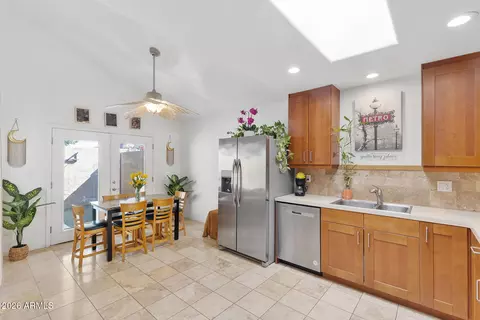 Kitchen - 1885 E Kirkland Ln, Tempe, AZ 85281 photo 2 of 2