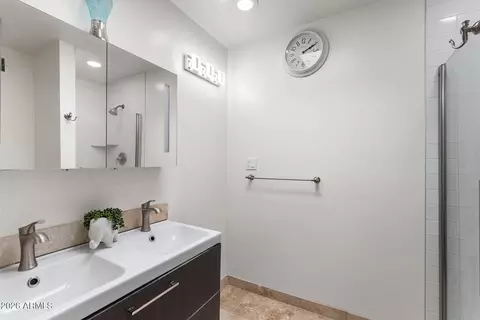 Bath - 1885 E Kirkland Ln, Tempe, AZ 85281 photo 1 of 3