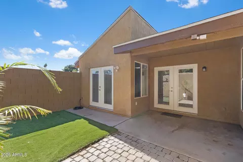 Exterior - 1885 E Kirkland Ln, Tempe, AZ 85281 photo 4 of 6