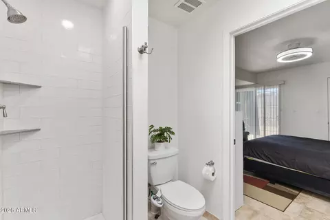 Bath - 1885 E Kirkland Ln, Tempe, AZ 85281 photo 2 of 3