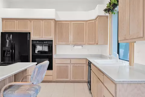 Kitchen - 18 E Paint Your Wagon Trl, Phoenix, AZ 85085 photo 4 of 8
