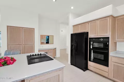 Kitchen - 18 E Paint Your Wagon Trl, Phoenix, AZ 85085 photo 5 of 8