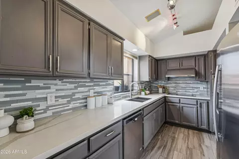 Kitchen - 1024 E Sahuaro Dr, Phoenix, AZ 85020 photo 2 of 2