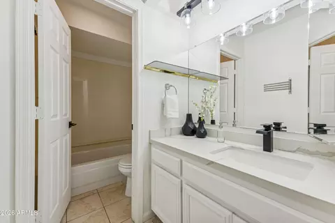 Bath - 1024 E Sahuaro Dr, Phoenix, AZ 85020 photo 3 of 5