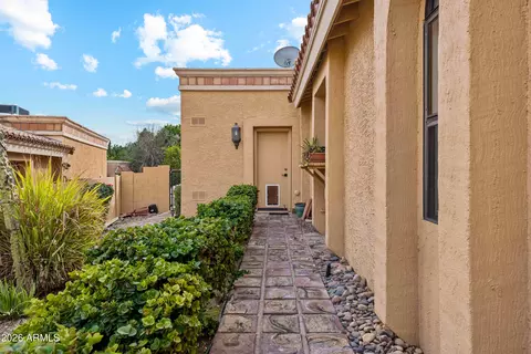 Exterior - 1024 E Sahuaro Dr, Phoenix, AZ 85020 photo 4 of 4