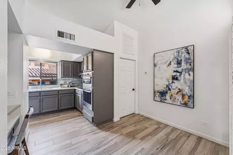 Entry Way - 1024 E Sahuaro Dr, Phoenix, AZ 85020 photo 3 of 6