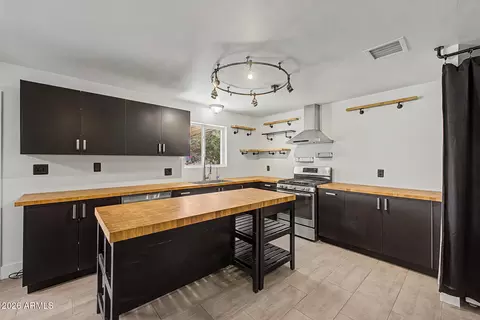 Kitchen - 227 E Auburn Dr, Tempe, AZ 85283 photo 4 of 5