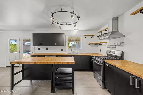 Kitchen - 227 E Auburn Dr, Tempe, AZ 85283 photo 5 of 5