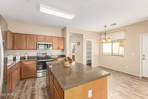 Kitchen - 3844 E Battala Ave, Gilbert, AZ 85297 photo 2 of 4