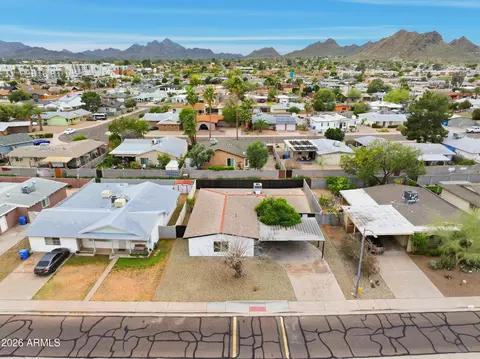 View/Area - 2437 E Larkspur Dr, Phoenix, AZ 85032 photo 2 of 4