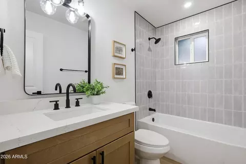 Bath - 2437 E Larkspur Dr, Phoenix, AZ 85032 photo 2 of 3