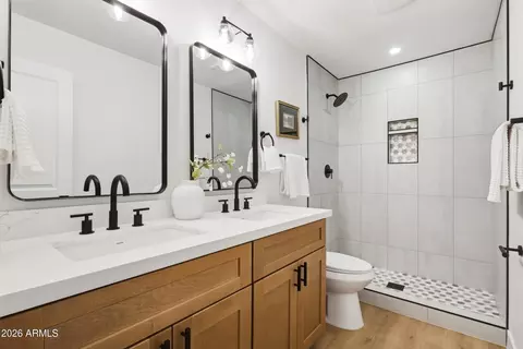 Bath - 2437 E Larkspur Dr, Phoenix, AZ 85032 photo 1 of 3