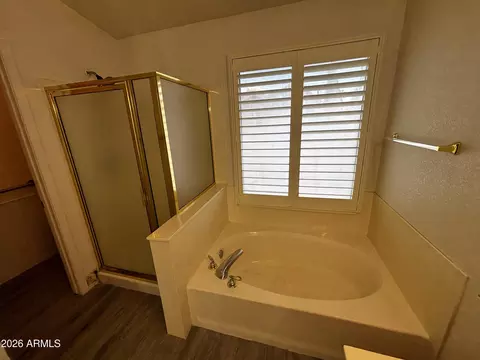 Bath - 4257 E Michelle Ave, Gilbert, AZ 85234 photo 5 of 6