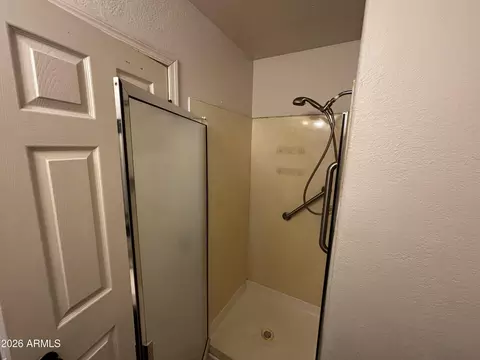 Bath - 4257 E Michelle Ave, Gilbert, AZ 85234 photo 2 of 6