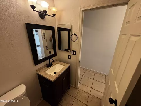 Bath - 4257 E Michelle Ave, Gilbert, AZ 85234 photo 3 of 6