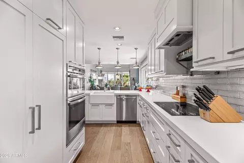 Kitchen - 4446 E Camelback Rd #106, Phoenix, AZ 85018 photo 3 of 4