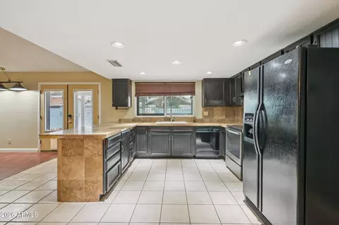 Kitchen - 2201 W Utopia Rd, Phoenix, AZ 85027 photo 2 of 3