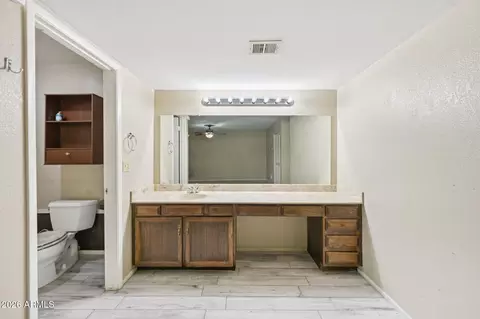 Bath - 2201 W Utopia Rd, Phoenix, AZ 85027 photo 1 of 2