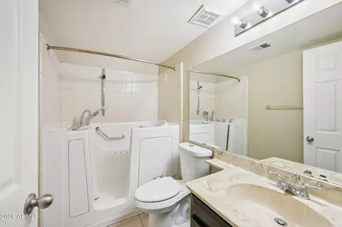 Bath - 2201 W Utopia Rd, Phoenix, AZ 85027 photo 2 of 2