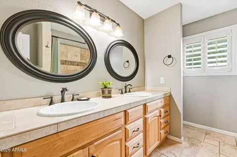 Bath - 694 E Washington Ave, Gilbert, AZ 85234 photo 4 of 5