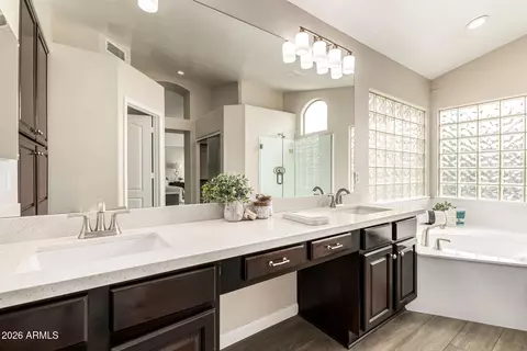 Bath - 1905 E Olive Ct, Gilbert, AZ 85234 photo 1 of 4