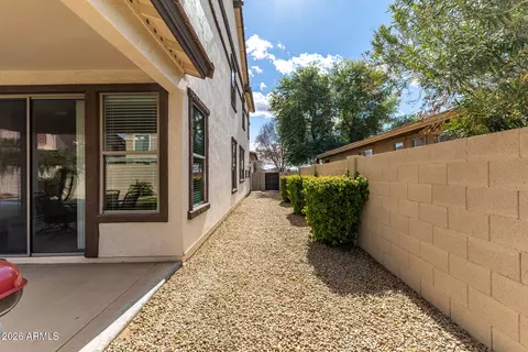 Exterior - 4054 E Washington Ave, Gilbert, AZ 85234 photo 4 of 6