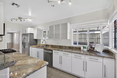 1526 W Wilshire Dr, Phoenix, AZ 85007