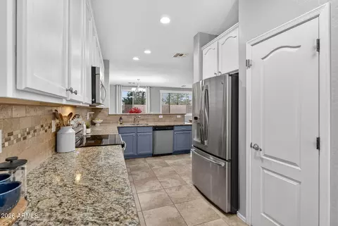 Kitchen - 4052 E Milky Way, Gilbert, AZ 85295 photo 2 of 4