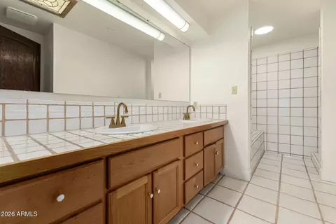 Bath - 1714 E Indigo St, Mesa, AZ 85203 photo 2 of 6
