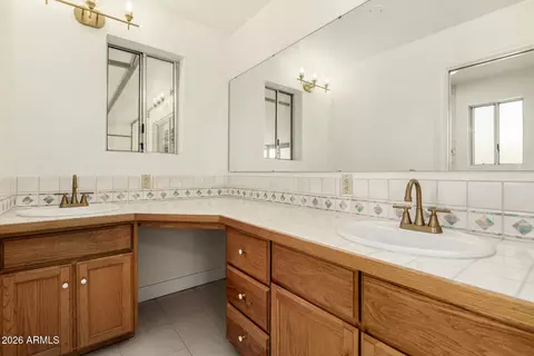 Bath - 1714 E Indigo St, Mesa, AZ 85203 photo 5 of 6
