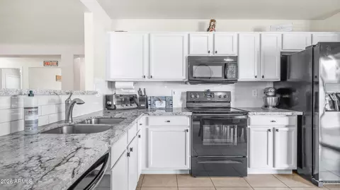 Kitchen - 8448 E Monte Cir, Mesa, AZ 85209 photo 1 of 2