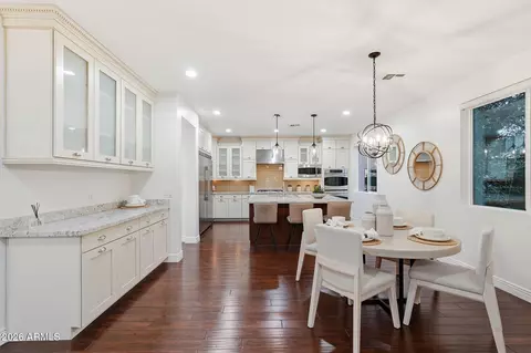Dining - 3346 N 34th St, Phoenix, AZ 85018 photo 4 of 4