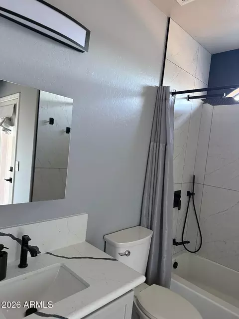 Bath - 2863 E Pinchot Ave, Phoenix, AZ 85016 photo 4 of 4