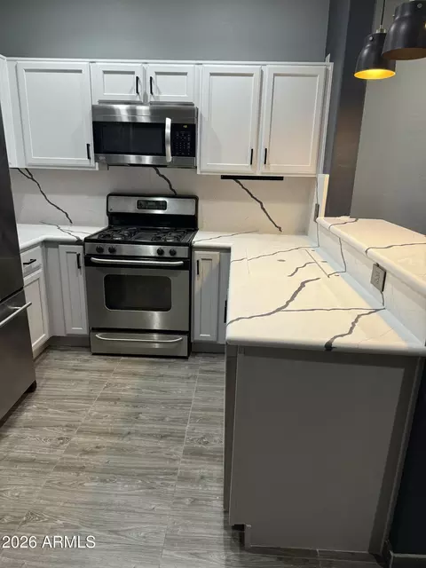 Kitchen - 2863 E Pinchot Ave, Phoenix, AZ 85016 photo 1 of 3