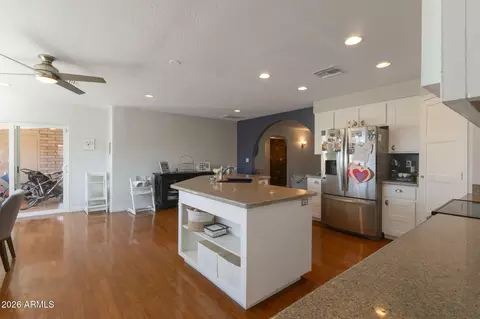 Kitchen - 4546 N 34th Pl, Phoenix, AZ 85018 photo 2 of 2