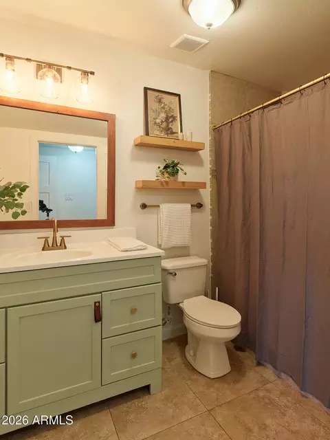 Bath - 1442 E Palm Ln, Phoenix, AZ 85006 photo 2 of 2