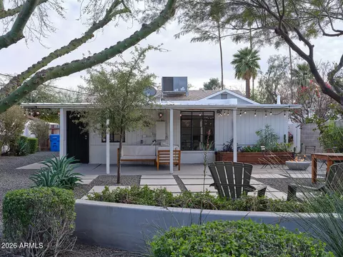 Exterior - 1442 E Palm Ln, Phoenix, AZ 85006 photo 4 of 7
