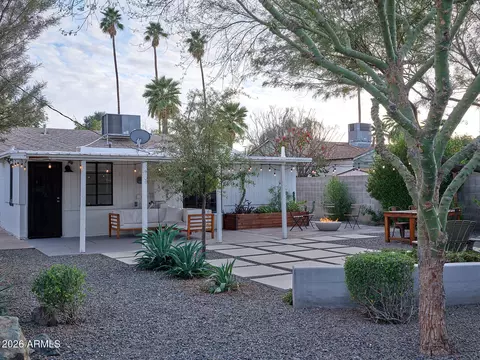 Exterior - 1442 E Palm Ln, Phoenix, AZ 85006 photo 2 of 7