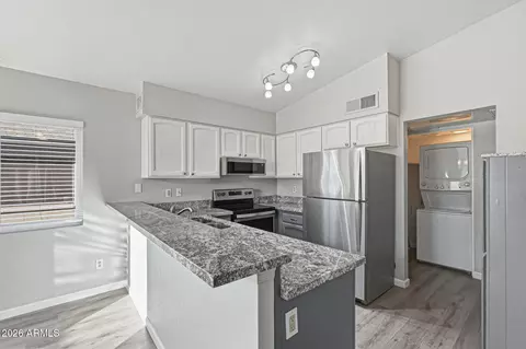 3320 S Parkside Dr, Tempe, AZ 85282