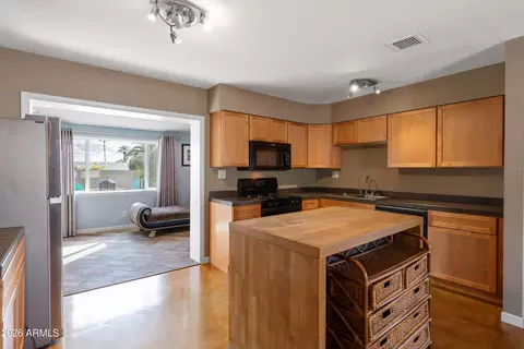 Kitchen - 1019 E Cheryl Dr, Phoenix, AZ 85020 photo 2 of 4