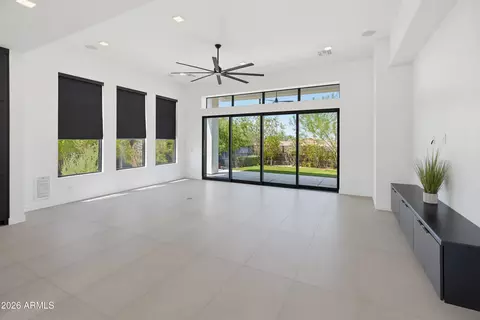 Living - 3350 E Highline Canal Rd, Phoenix, AZ 85042 photo 11 of 15