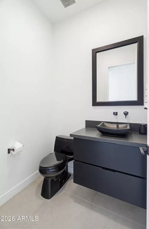 Bath - 3350 E Highline Canal Rd, Phoenix, AZ 85042 photo 6 of 6