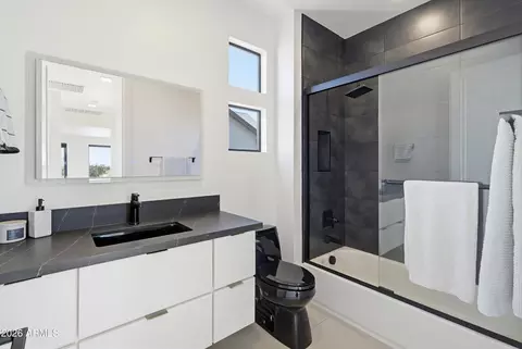 Bath - 3350 E Highline Canal Rd, Phoenix, AZ 85042 photo 5 of 6
