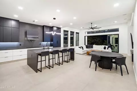 Kitchen - 3350 E Highline Canal Rd, Phoenix, AZ 85042 photo 8 of 10