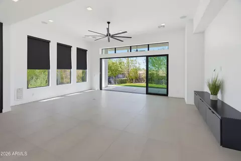 Living - 3350 E Highline Canal Rd, Phoenix, AZ 85042 photo 6 of 15