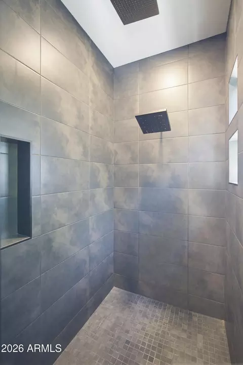 Bath - 3350 E Highline Canal Rd, Phoenix, AZ 85042 photo 4 of 6