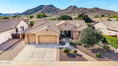 5703 W Hedgehog Pl, Phoenix, AZ 85083