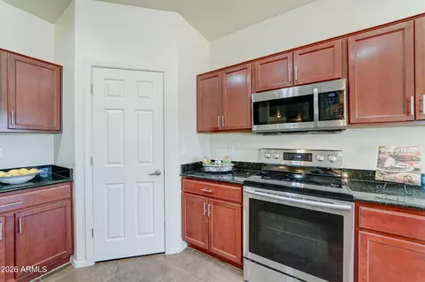 Kitchen - 880 S Buena Vista Dr, Apache Junction, AZ 85120 photo 2 of 4